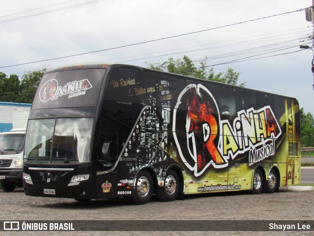 Banda Rainha Musical 9350 na cidade de São Leopoldo, Rio Grande do Sul, Brasil, por Shayan Lee. Número da foto: #12621024.