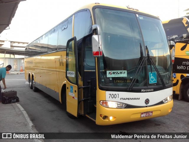 Viação Itapemirim 7001 na cidade de Rio de Janeiro, Rio de Janeiro, Brasil, por Waldemar Pereira de Freitas Junior. Número da foto: #12620030.