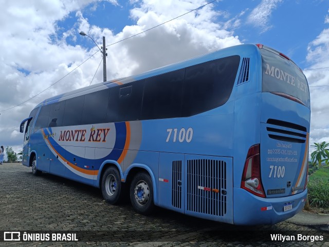 Monte Rey Turismo 7100 na cidade de Urucânia, Minas Gerais, Brasil, por Wilyan Borges . Número da foto: #12618914.