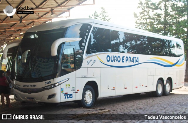 Viação Ouro e Prata 705 na cidade de Carazinho, Rio Grande do Sul, Brasil, por Tadeu Vasconcelos. Número da foto: #12618409.