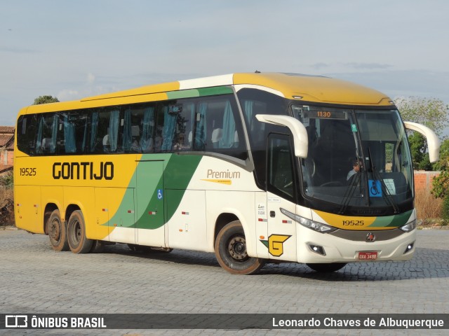 Empresa Gontijo de Transportes 19525 na cidade de Santa Maria da Vitória, Bahia, Brasil, por Leonardo Chaves de Albuquerque. Número da foto: #12622889.