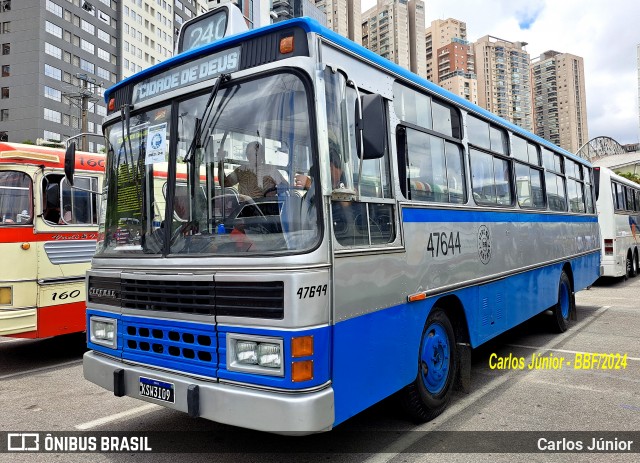 Ônibus Particulares 47644 na cidade de Barueri, São Paulo, Brasil, por Carlos Júnior. Número da foto: #12623898.