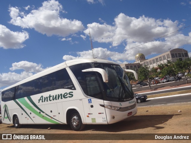 Antunes 1275 na cidade de Trindade, Goiás, Brasil, por Douglas Andrez. Número da foto: #12625102.
