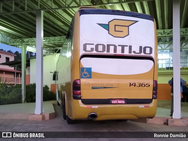 Empresa Gontijo de Transportes 14365 na cidade de São João Evangelista, Minas Gerais, Brasil, por Ronnie Damião. Número da foto: #12625628.