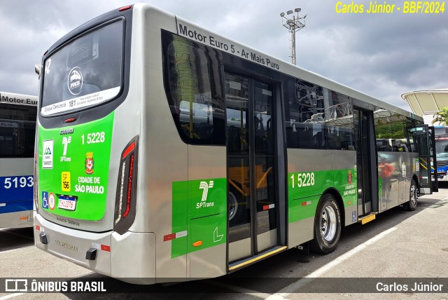 Cooperativa Fênix > Spencer Transporte 1 5228 na cidade de Barueri, São Paulo, Brasil, por Carlos Júnior. Número da foto: #12625560.