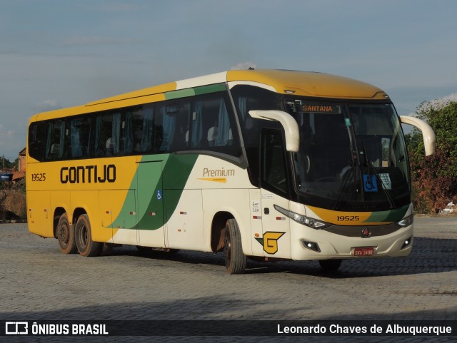 Empresa Gontijo de Transportes 19525 na cidade de Santa Maria da Vitória, Bahia, Brasil, por Leonardo Chaves de Albuquerque. Número da foto: #12626681.