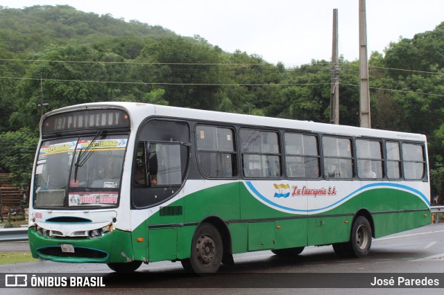 Empresa de Transporte La Caacupeña S.A. 090 na cidade de Caacupé, Cordillera, Paraguai, por José Paredes. Número da foto: #12626226.