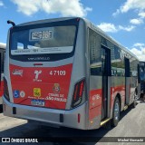 Pêssego Transportes 4 7109 na cidade de Barueri, São Paulo, Brasil, por Michel Nowacki. Número da foto: #:id.
