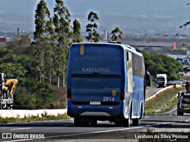 Ônibus Particulares 2014 na cidade de Caruaru, Pernambuco, Brasil, por Lenilson da Silva Pessoa. Número da foto: #12628491.