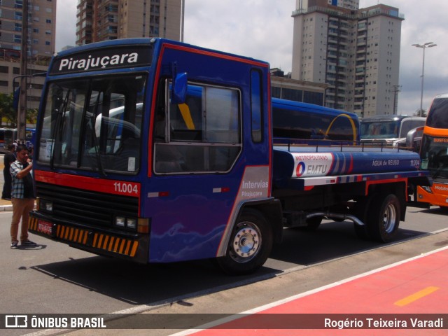 Viação Pirajuçara 11.004 na cidade de Barueri, São Paulo, Brasil, por Rogério Teixeira Varadi. Número da foto: #12627919.