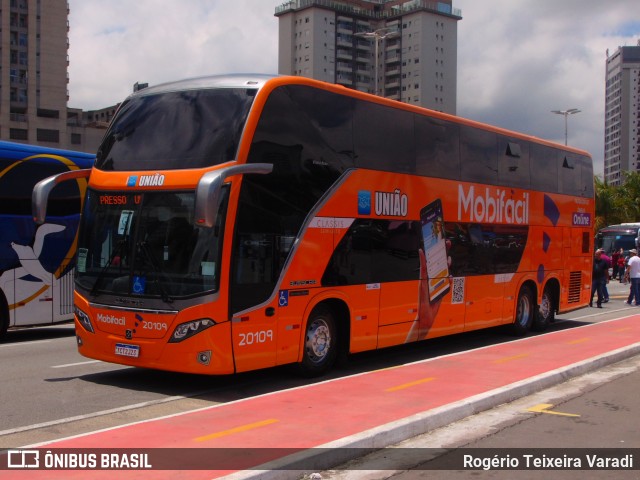 Expresso União 20109 na cidade de Barueri, São Paulo, Brasil, por Rogério Teixeira Varadi. Número da foto: #12627926.