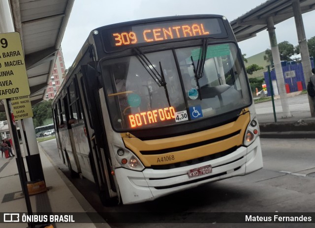 Real Auto Ônibus A41068 na cidade de Rio de Janeiro, Rio de Janeiro, Brasil, por Mateus Fernandes. Número da foto: #12627897.