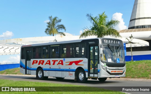 Expresso de Prata 2304 na cidade de Marília, São Paulo, Brasil, por Francisco Ivano. Número da foto: #12629706.