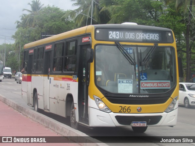 Empresa Metropolitana 266 na cidade de Recife, Pernambuco, Brasil, por Jonathan Silva. Número da foto: #11832837.