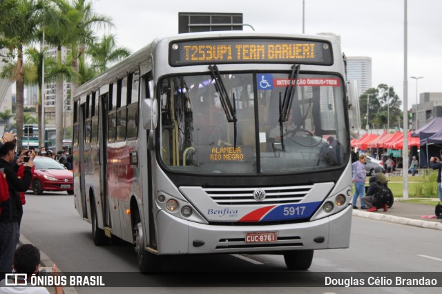 BBTT - Benfica Barueri Transporte e Turismo 5917 na cidade de Barueri, São Paulo, Brasil, por Douglas Célio Brandao. Número da foto: #11860196.