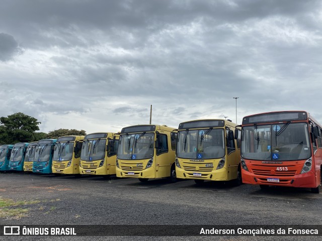 Viação Sorriso de Minas 4513 na cidade de Uberlândia, Minas Gerais, Brasil, por Anderson Gonçalves da Fonseca. Número da foto: #11860145.