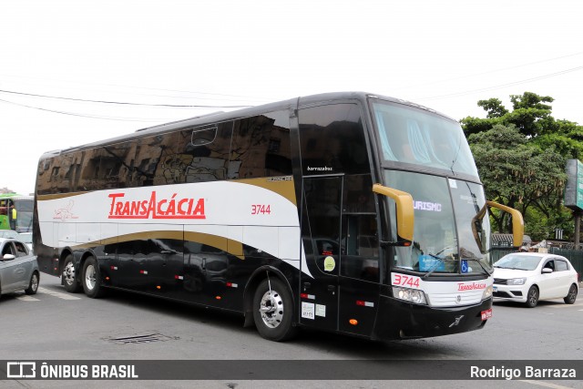 TransAcácia Turismo 3744 na cidade de Belo Horizonte, Minas Gerais, Brasil, por Rodrigo Barraza. Número da foto: #11861272.