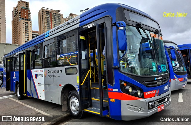 Viação Osasco 21.980 na cidade de Barueri, São Paulo, Brasil, por Carlos Júnior. ID da foto: 11862071.