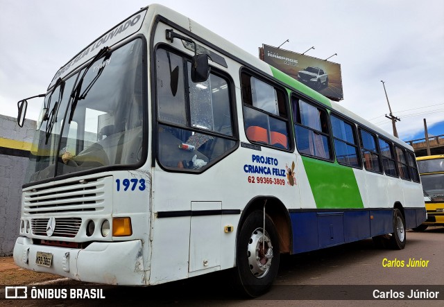 Ônibus Particulares 3865 na cidade de Goiânia, Goiás, Brasil, por Carlos Júnior. Número da foto: #11865076.