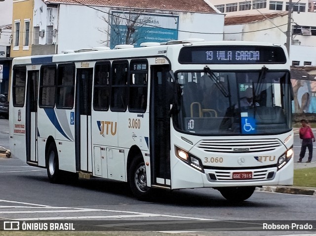 JTU - Jacareí Transporte Urbano 3.060 na cidade de Jacareí, São Paulo, Brasil, por Robson Prado. ID da foto: 11866556.