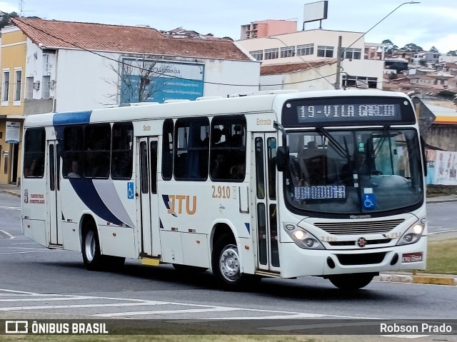 JTU - Jacareí Transporte Urbano 2.910 na cidade de Jacareí, São Paulo, Brasil, por Robson Prado. ID da foto: 11866403.