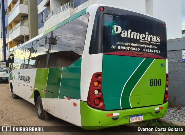 Palmeiras Turismo e Fretamento 600 na cidade de Piúma, Espírito Santo, Brasil, por Everton Costa Goltara. ID da foto: 11867401.