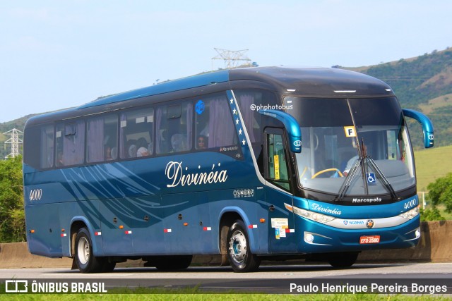 Divinéia Turismo 4000 na cidade de Roseira, São Paulo, Brasil, por Paulo Henrique Pereira Borges. Número da foto: #11871491.