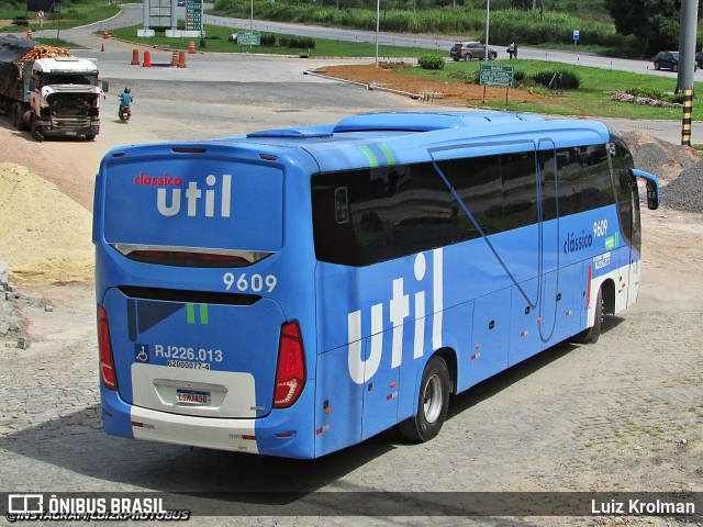 UTIL - União Transporte Interestadual de Luxo 9609 na cidade de Juiz de Fora, Minas Gerais, Brasil, por Luiz Krolman. Número da foto: #11870301.