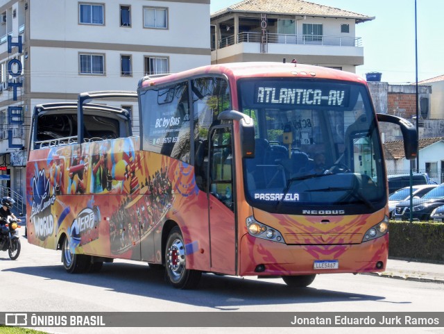 BC By Bus 5000 na cidade de Balneário Camboriú, Santa Catarina, Brasil, por Jonatan Eduardo Jurk Ramos. Número da foto: #11870922.