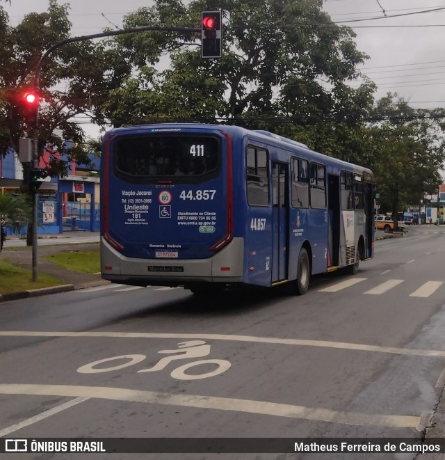 Viação Jacareí 44.857 na cidade de Arujá, São Paulo, Brasil, por Matheus Ferreira de Campos. Número da foto: #11872484.