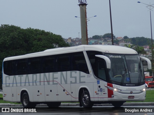 Auto Viação Catarinense 3327 na cidade de Florianópolis, Santa Catarina, Brasil, por Douglas Andrez. ID da foto: 11873070.