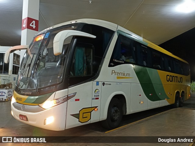 Empresa Gontijo de Transportes 18580 na cidade de Patrocínio, Minas Gerais, Brasil, por Douglas Andrez. ID da foto: 11873543.