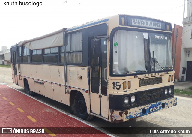 Motorhomes 15 RANCHO MóVEL na cidade de Rio Grande, Rio Grande do Sul, Brasil, por Luis Alfredo Knuth. Número da foto: #11875302.