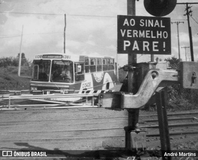 Auto Ônibus Macacari 138 na cidade de Jaú, São Paulo, Brasil, por André Martins. ID da foto: 11877345.