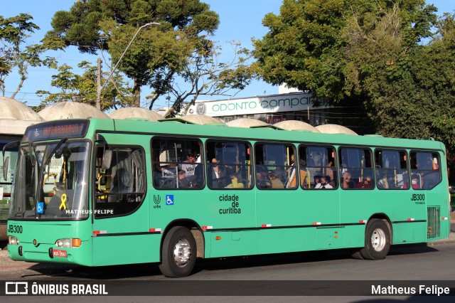 Expresso Azul JB300 na cidade de Curitiba, Paraná, Brasil, por Matheus Felipe. Número da foto: #11874633.