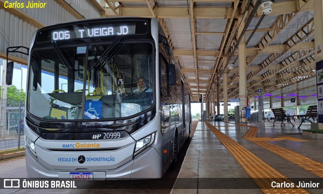 HP Transportes Coletivos 20999 na cidade de Goiânia, Goiás, Brasil, por Carlos Júnior. Número da foto: #11879959.
