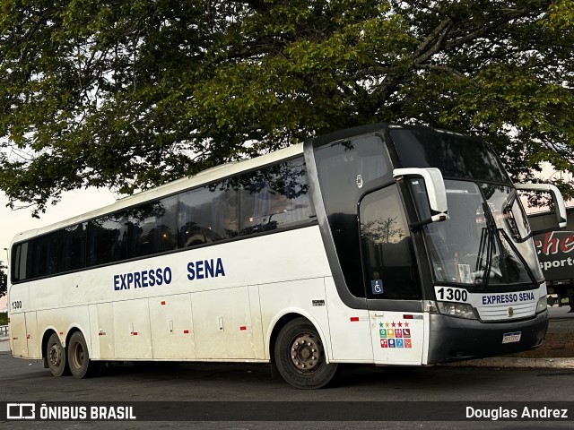 Expresso Sena 1300 na cidade de Trindade, Goiás, Brasil, por Douglas Andrez. Número da foto: #11878091.