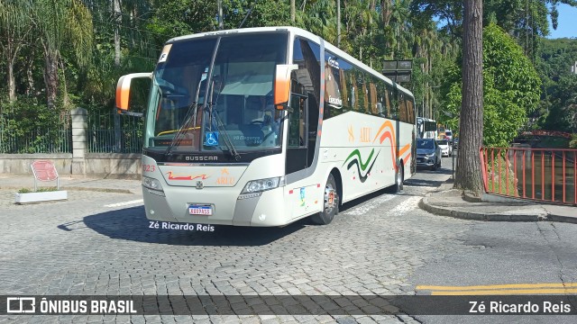 Arlu Transportes e Turismo 7023 na cidade de Petrópolis, Rio de Janeiro, Brasil, por Zé Ricardo Reis. ID da foto: 11882223.