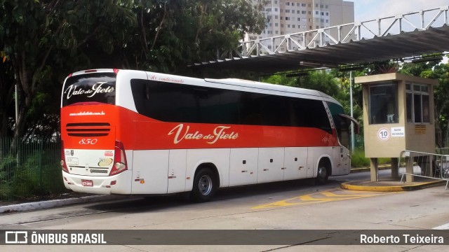 Viação Vale do Tietê 850 na cidade de São Paulo, São Paulo, Brasil, por Roberto Teixeira. Número da foto: #11882227.