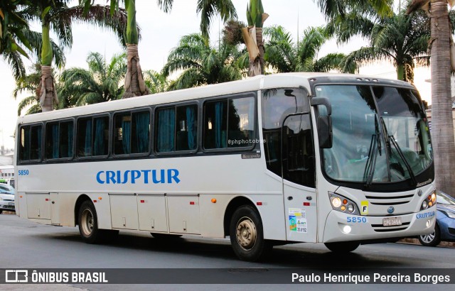 Crisp-Tur 5850 na cidade de Ribeirão Preto, São Paulo, Brasil, por Paulo Henrique Pereira Borges. Número da foto: #11882680.
