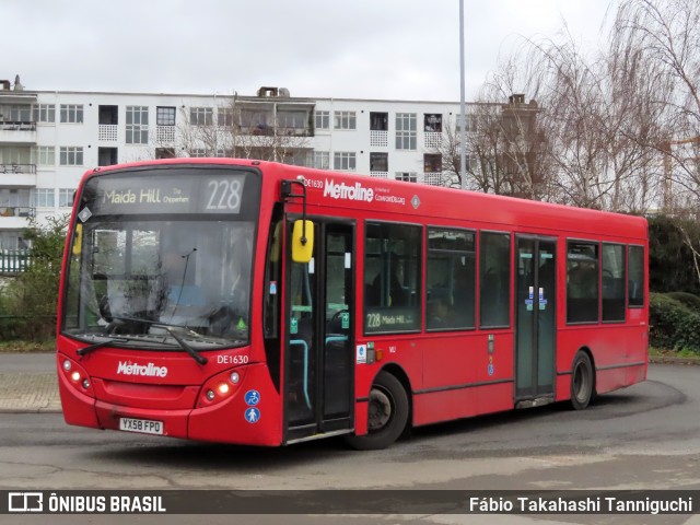 Metroline DE1630 na cidade de London, Greater London, Inglaterra, por Fábio Takahashi Tanniguchi. ID da foto: 11882825.