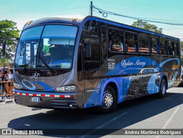TMG - Transportes Minor González DYLAN ALEXEY na cidade de Belén, Heredia, Costa Rica, por Andrés Martínez Rodríguez. Número da foto: #11883499.