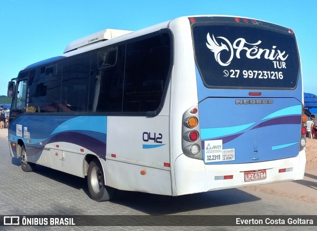 Fênix Tur 042 na cidade de Piúma, Espírito Santo, Brasil, por Everton Costa Goltara. Número da foto: #11886134.