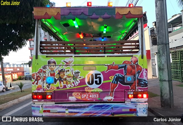 Ônibus Particulares 4893 na cidade de Goiânia, Goiás, Brasil, por Carlos Júnior. ID da foto: 11891300.