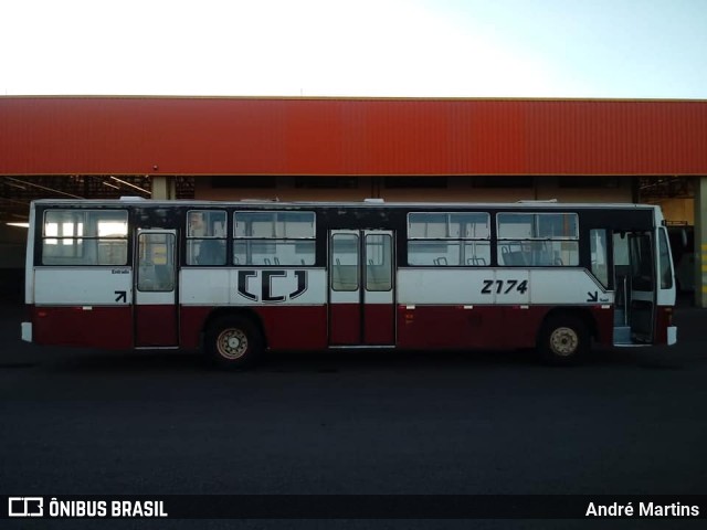 Auto Ônibus Macacari 2174 na cidade de Jaú, São Paulo, Brasil, por André Martins. ID da foto: 11890907.