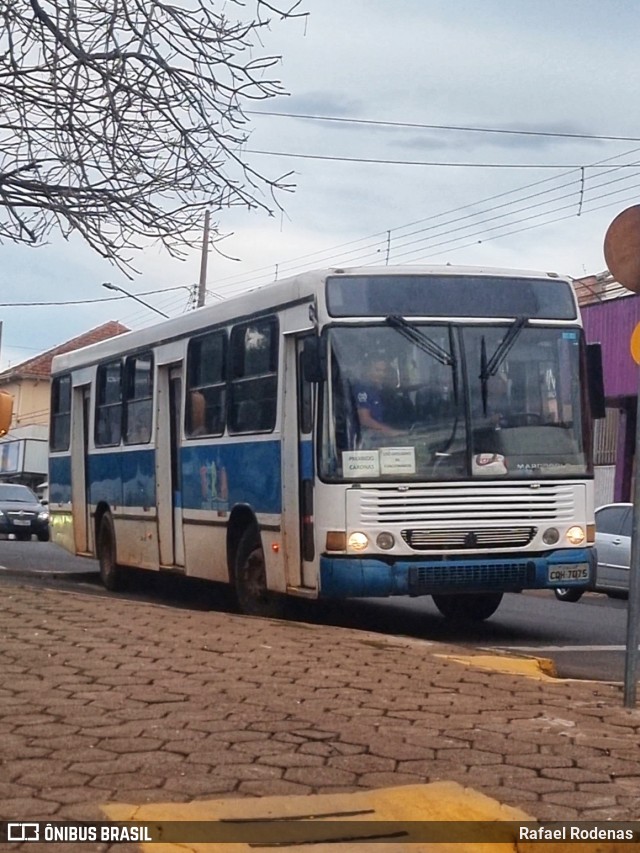Ônibus Particulares 21502 na cidade de Pirapozinho, São Paulo, Brasil, por Rafael Rodenas. Número da foto: #11894753.