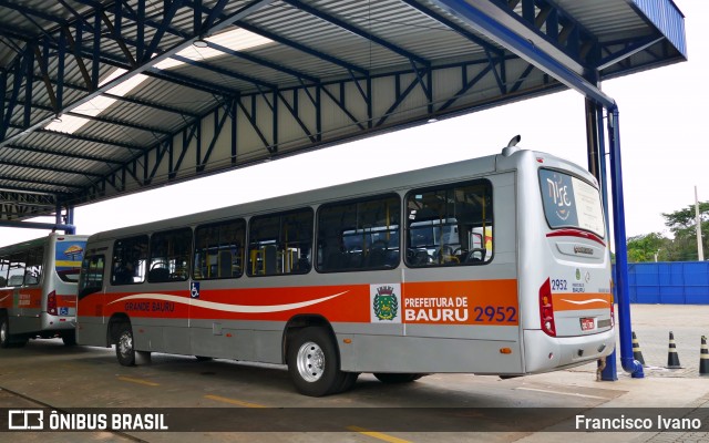 Transportes Coletivos Grande Bauru 2952 na cidade de Bauru, São Paulo, Brasil, por Francisco Ivano. ID da foto: 11898849.