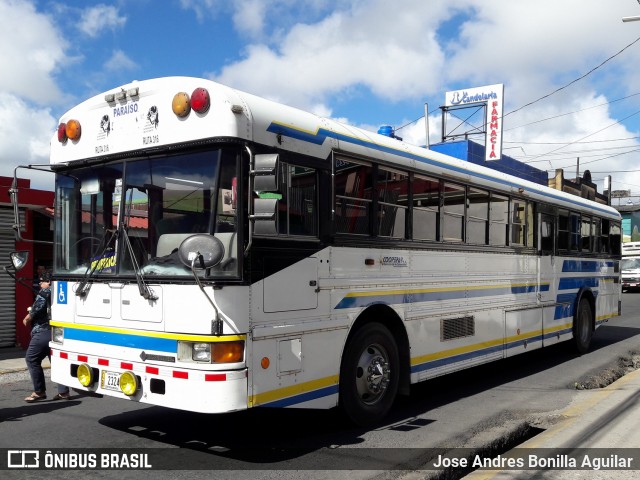 Autobuses sin identificación - Costa Rica 00 na cidade de Paraíso, Paraíso, Cartago, Costa Rica, por Jose Andres Bonilla Aguilar. ID da foto: 11899503.