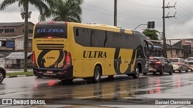 Viação Ultra 2295 na cidade de Santos, São Paulo, Brasil, por Daniel Clemente. ID da foto: 11899341.