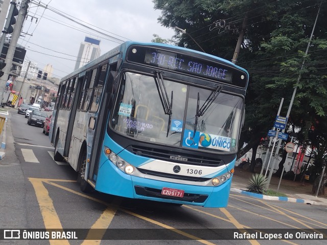 VUG - Viação Urbana Guarulhos 1306 na cidade de Guarulhos, São Paulo, Brasil, por Rafael Lopes de Oliveira. Número da foto: #11901780.